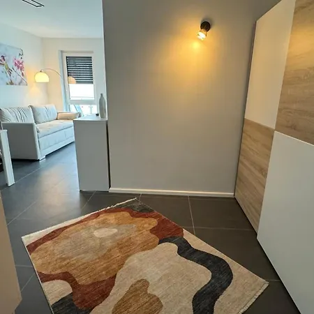 Apartment Modernes Mit Balkon *