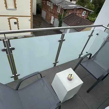 Modernes Mit Balkon Apartment *